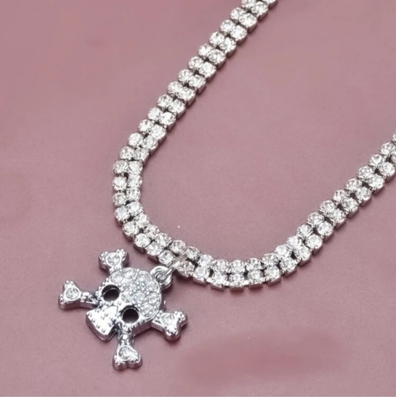 Edgy & Elegant Rhinestone Crossbone Skull Chocker - Picture 3 of 5